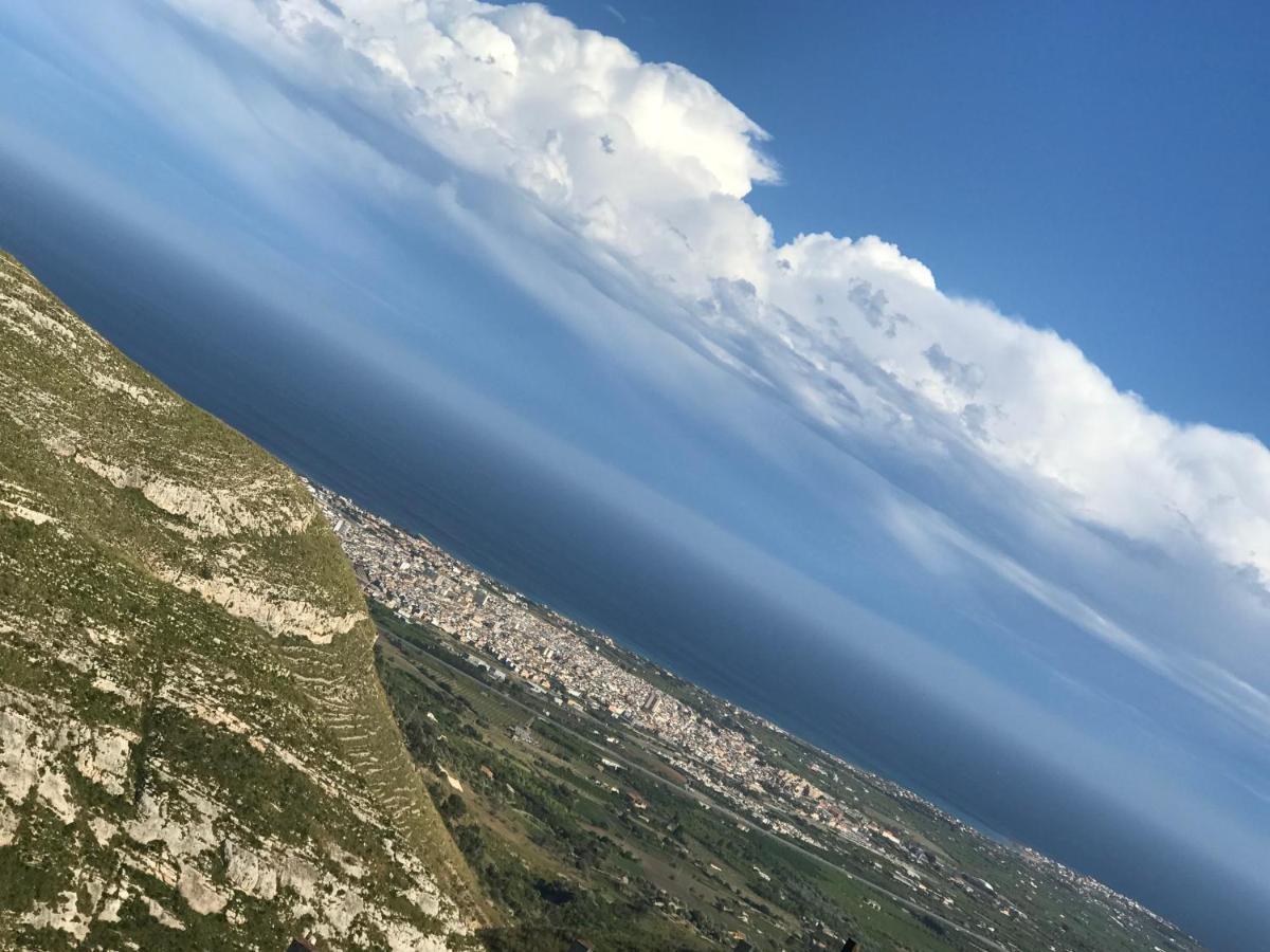 阿沃拉 Eremo Madonna Delle Grazie旅馆 外观 照片