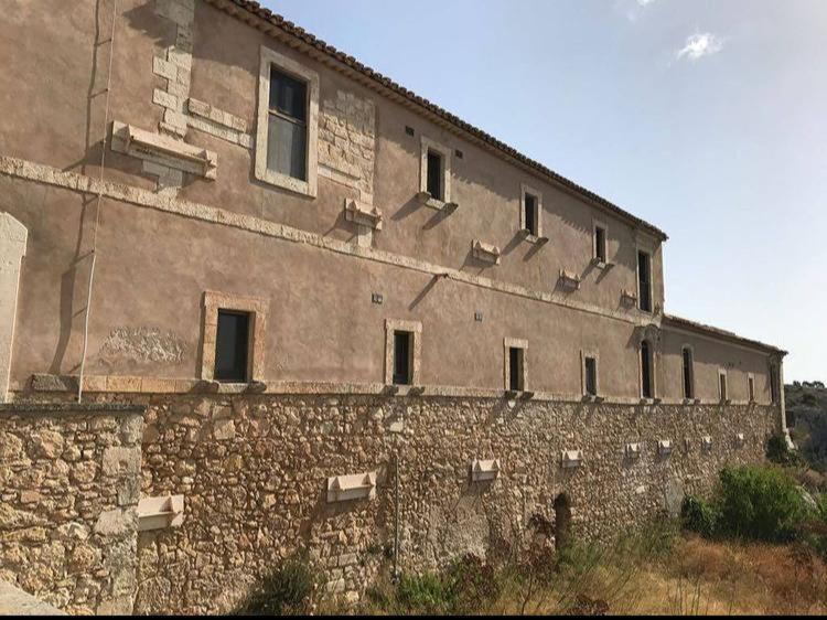阿沃拉 Eremo Madonna Delle Grazie旅馆 外观 照片