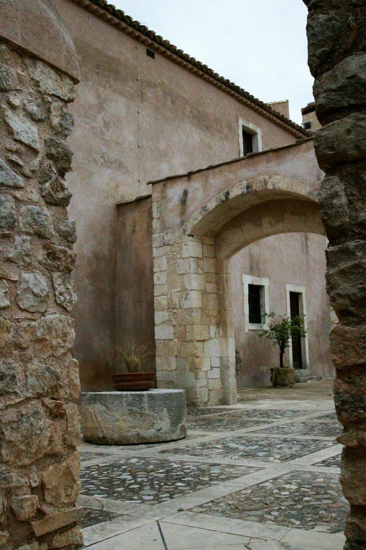 阿沃拉 Eremo Madonna Delle Grazie旅馆 外观 照片